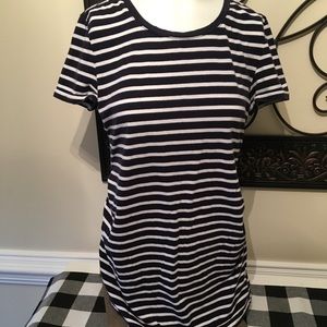 Gap maternity shirt size medium